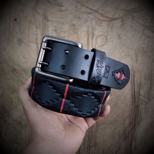 FUERZA – Tradición con Carácter | Negro intenso con detalles en rojo – Cinturón tejido CASTAFINA clásico (Ref. TC-001)