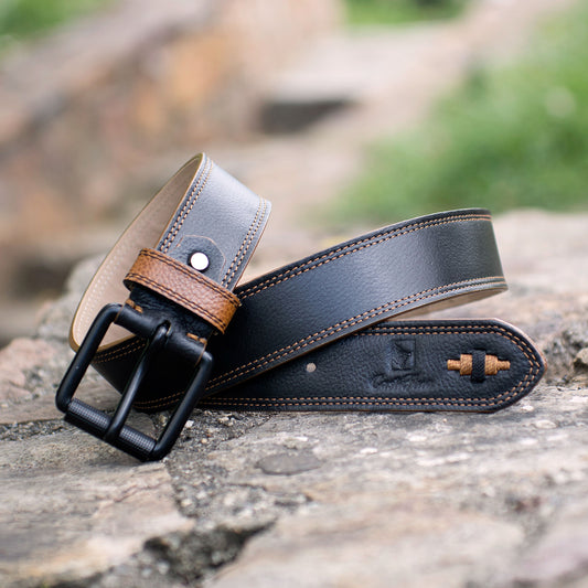 INSTINTO – Elegancia Salvaje | Cuero negro con detalles en miél – Cinturón Sport CASTAFINA (Ref. TC-001)