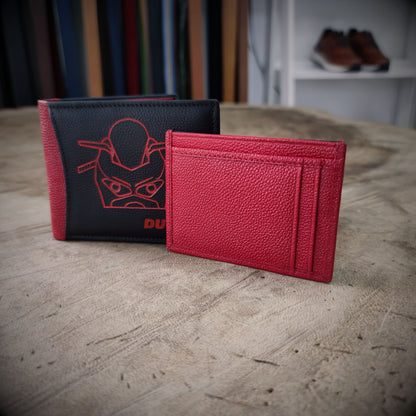 FURIA ROJA – Pasión sobre Ruedas | Cuero negro con rojo, diseño especial Ducati y tarjetero extraíble – Billetera CASTAFINA (Ref. BC-018)