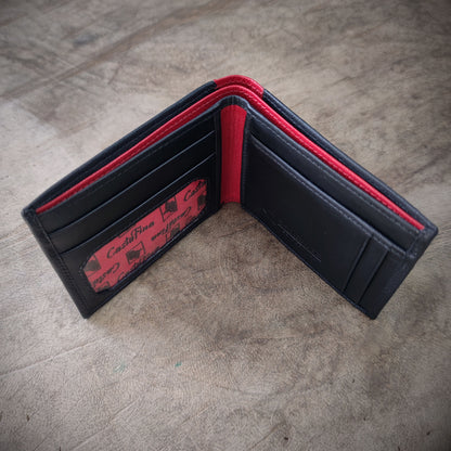 FURIA NEGRA – Poder y Precisión en Cada Detalle | Cuero negro con acentos rojos y tarjetero extraíble – Billetera CASTAFINA (Ref. BC-019)