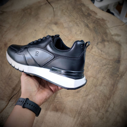 ABSOLUTO – Elegancia que Impone Silencio | Calzado negro 100% cuero legítimo con lona de alta resistencia y contraste blanco en la suela – Calzado Sport ESCENCIAL (Ref. ZCE-014)